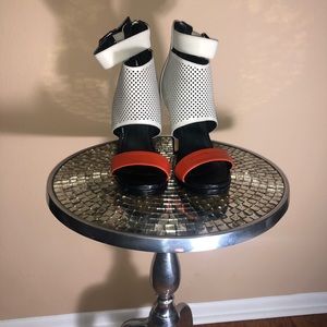 Aldo High Heeled Sandals. Orange and Beige. Size 7